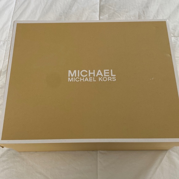 Brand new size 7 micheal lots platform - Picture 2 of 3